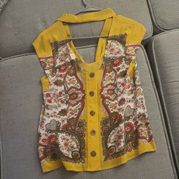Anthropology shirt, never worn, too small. Will consider offer - Picture 5 of 5